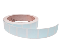 Babyblå firkantede 20mm klistermærker på rulle 1000 stk.