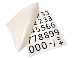 Lille ark med små nummer og matematisk tegn Sort